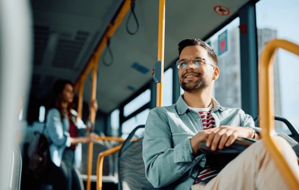 نقل الطلاب او الموظفين